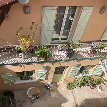 Holiday home Dans Le Patio *