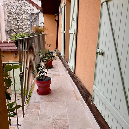 Dans Le Patio Конфлан-Сент-Онорин